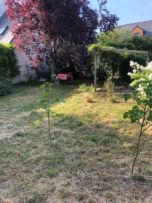 Appartement Dans Maison Rouge Saint-Gravé 0*,